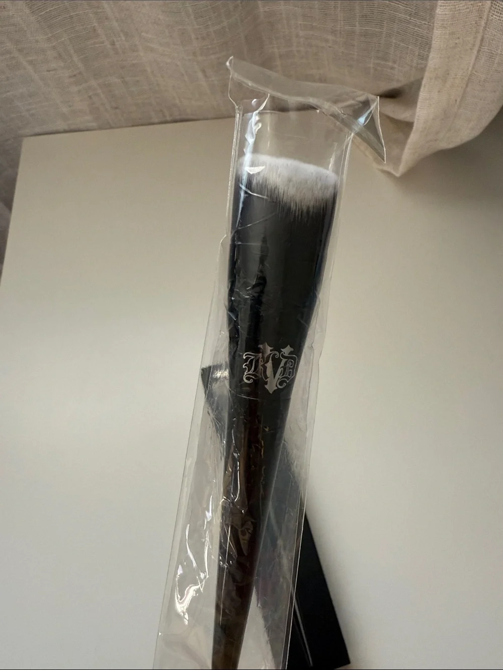 NEW KAT VON D FOUNDATION BRUSH #10